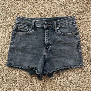 Size 7/28 Kendall and Kylie the drifter high rise jean shorts